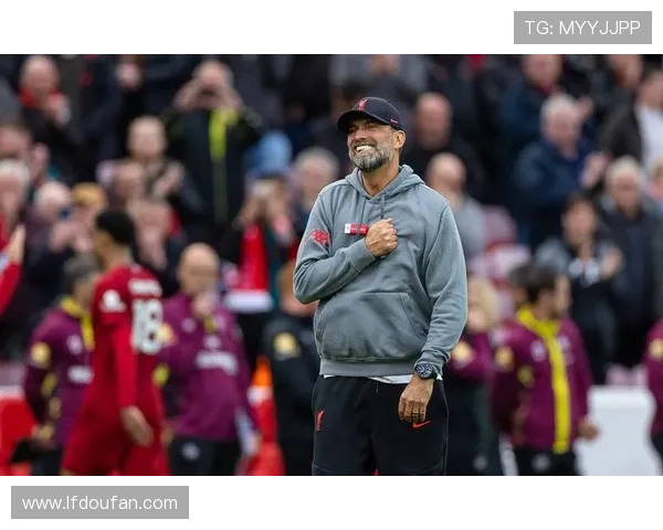 克洛普新造型酷似老白引发热议